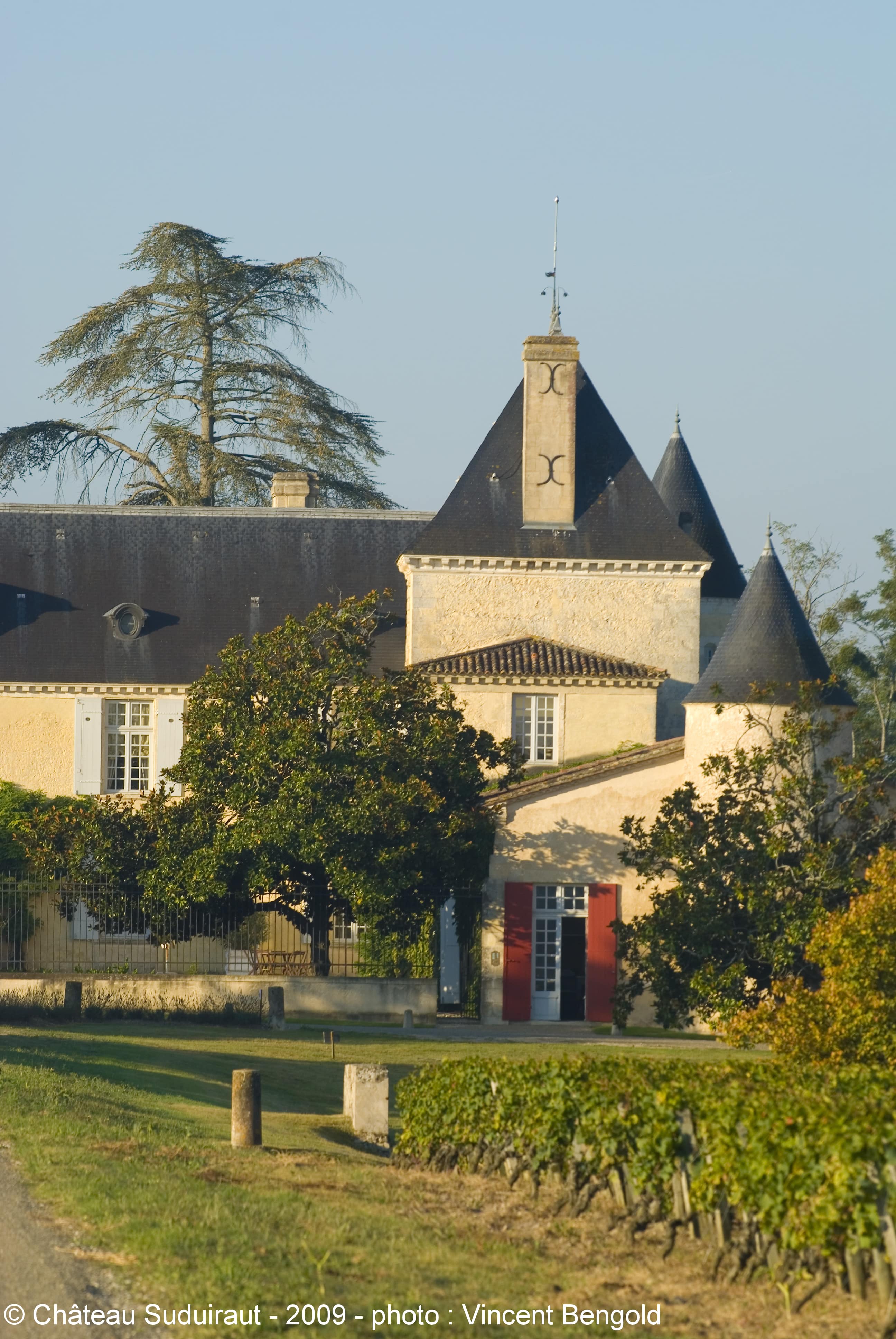 Chateau Log Farm